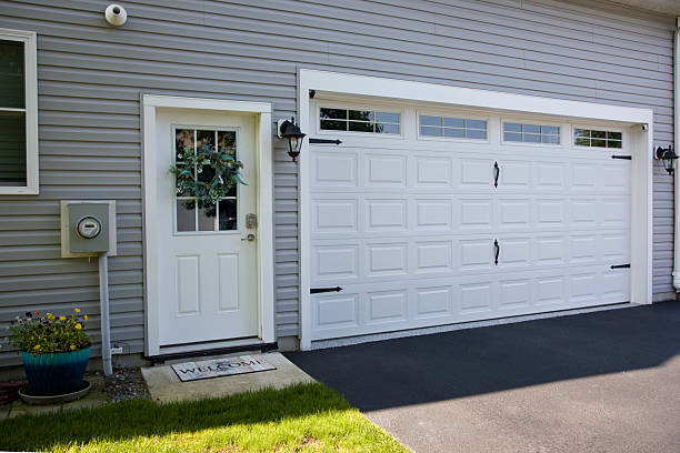 24/7 Emergency Garage Door Panel Replacement experts in Mayodan, NC